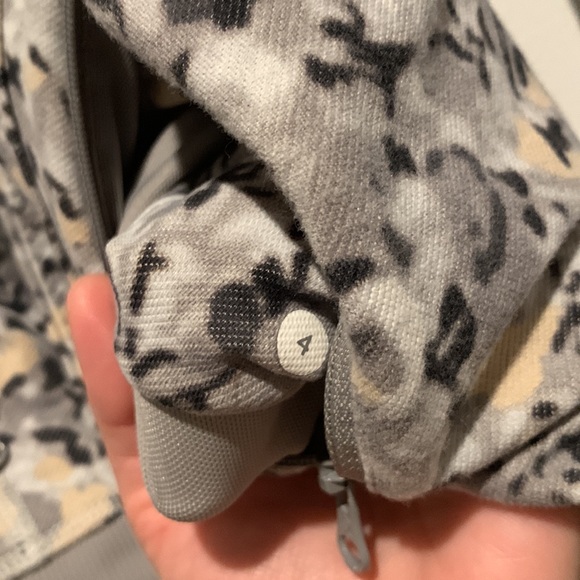 Lululemon sweater - Picture 6 of 12